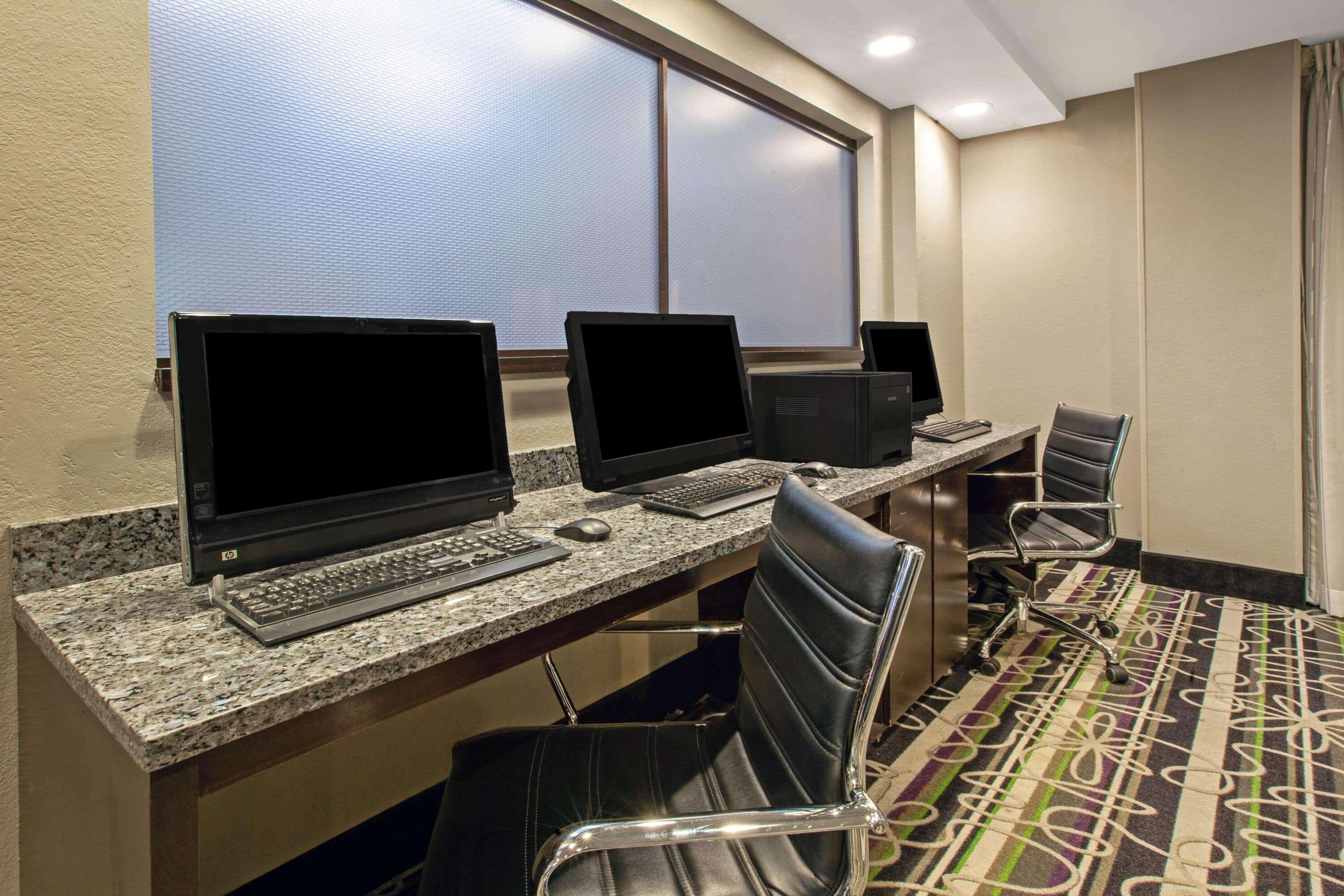 La Quinta Inn & Suites By Wyndham Detroit Metro Airport Romulus Buitenkant foto