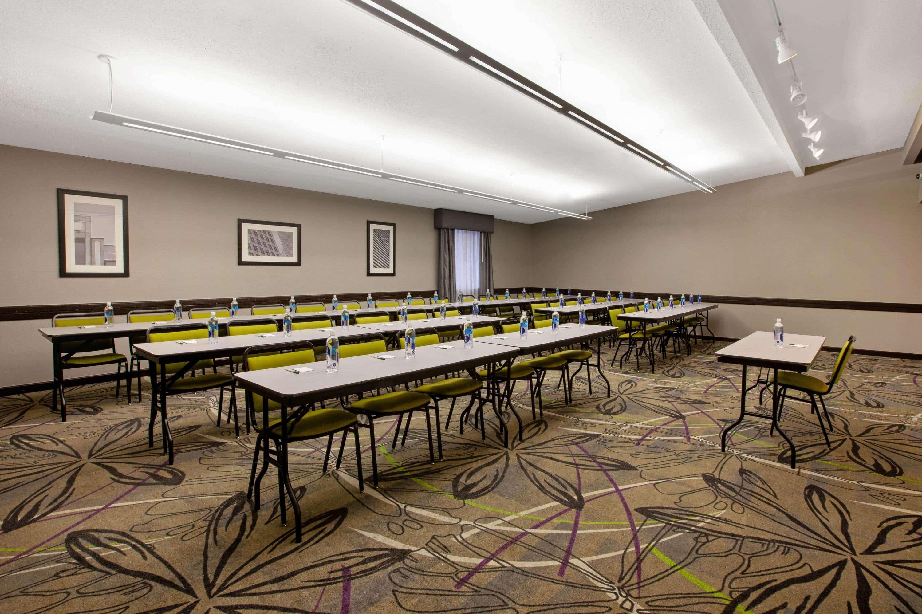 La Quinta Inn & Suites By Wyndham Detroit Metro Airport Romulus Buitenkant foto