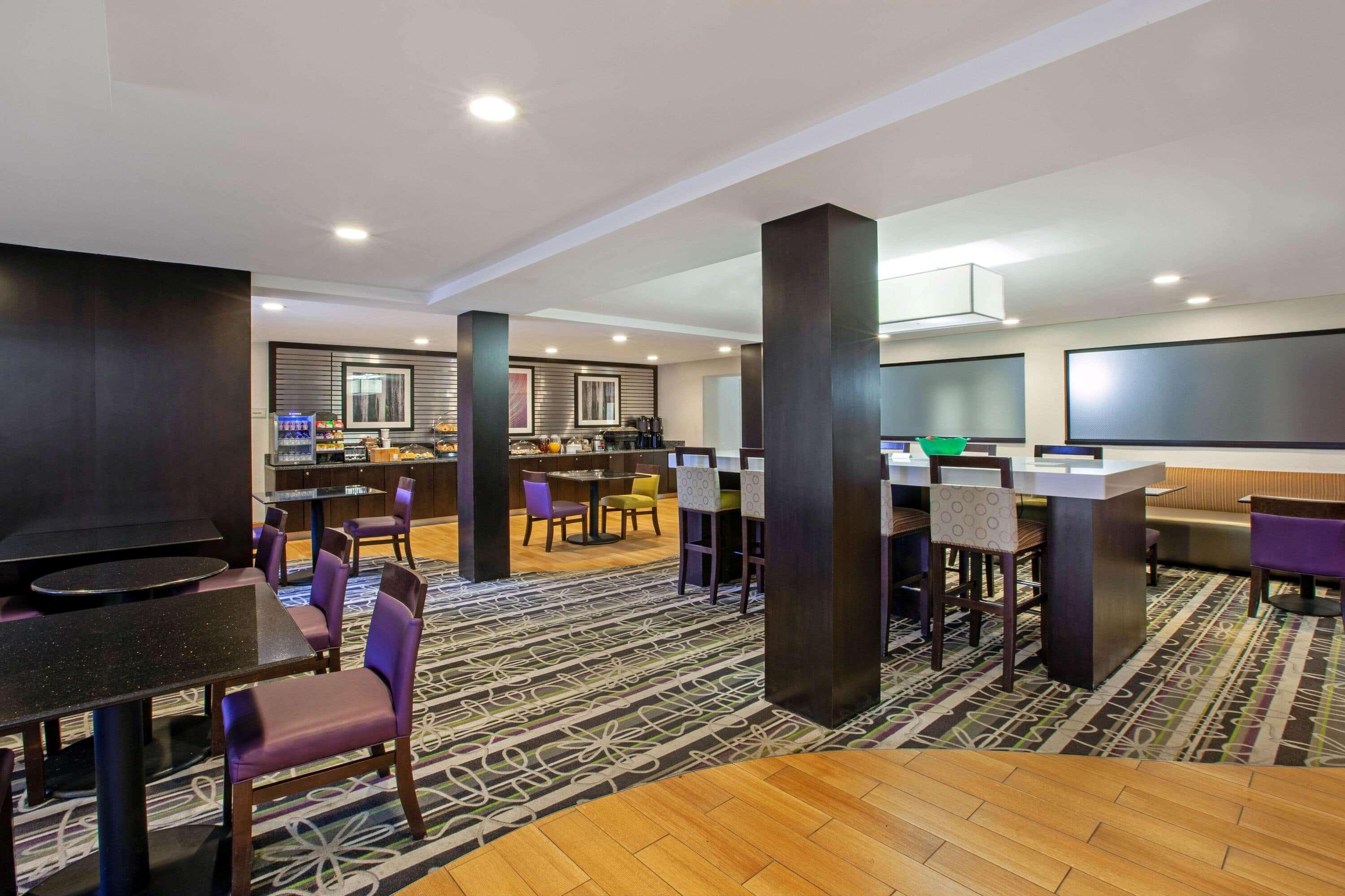 La Quinta Inn & Suites By Wyndham Detroit Metro Airport Romulus Buitenkant foto