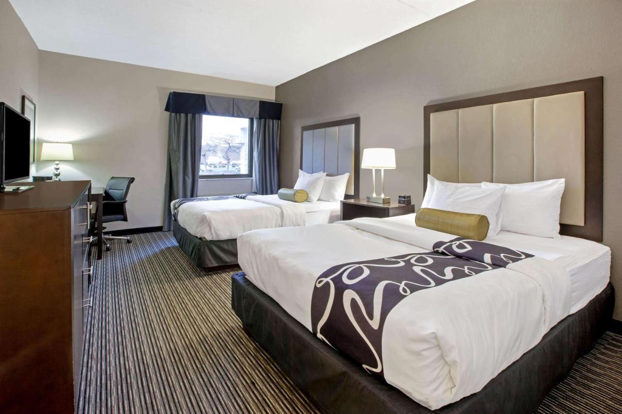 La Quinta Inn & Suites By Wyndham Detroit Metro Airport Romulus Buitenkant foto