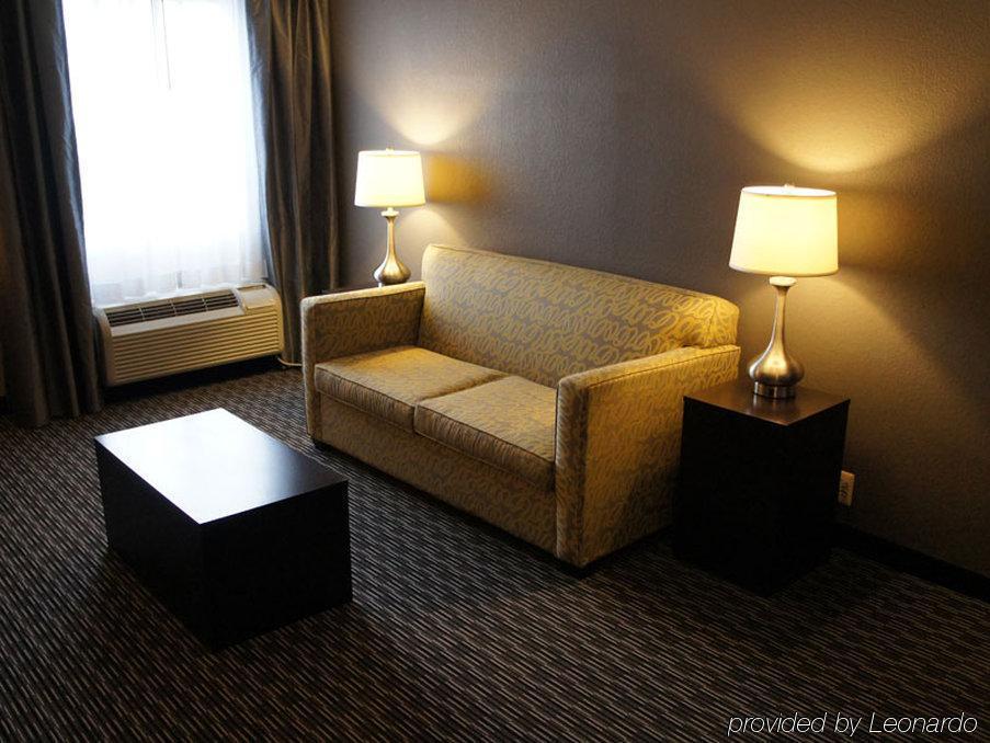 La Quinta Inn & Suites By Wyndham Detroit Metro Airport Romulus Buitenkant foto