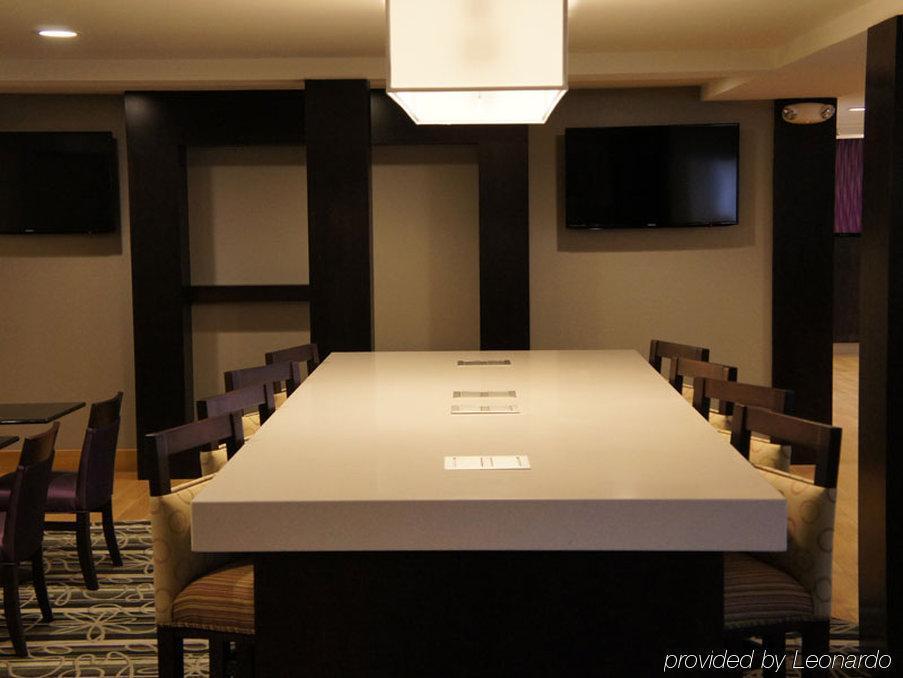 La Quinta Inn & Suites By Wyndham Detroit Metro Airport Romulus Buitenkant foto