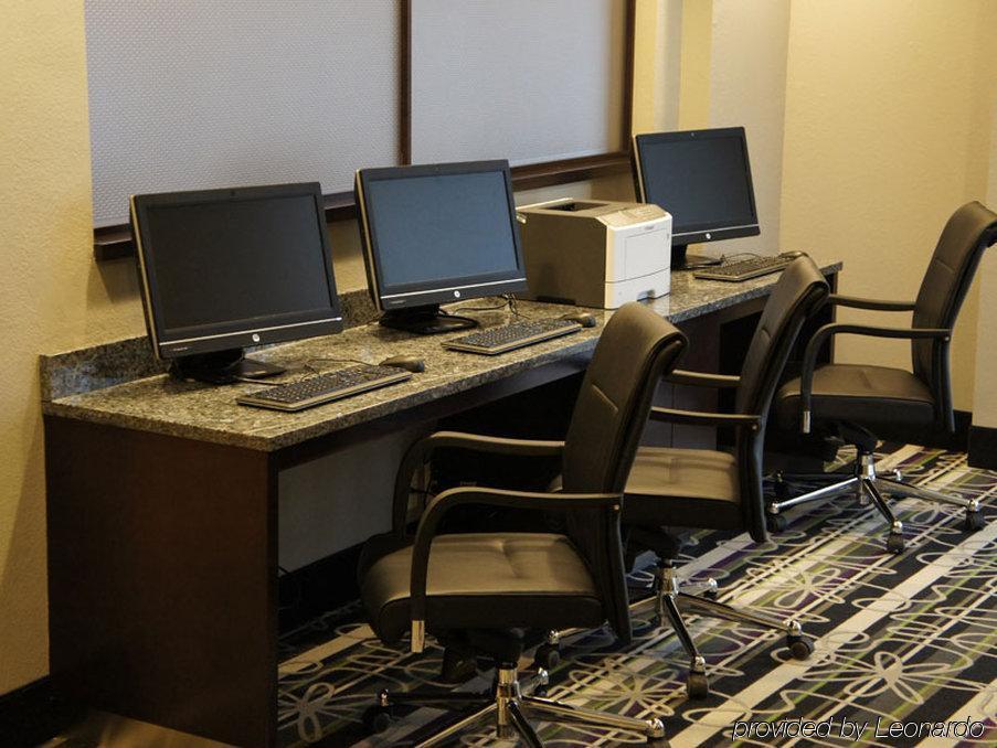 La Quinta Inn & Suites By Wyndham Detroit Metro Airport Romulus Buitenkant foto